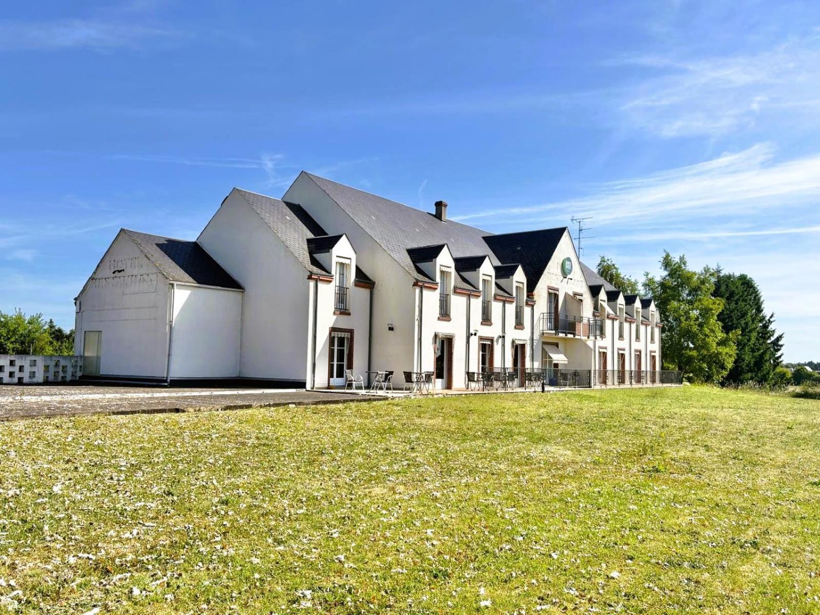 Logis Hôtel Sully le Château Saint-Pere-sur-Loire Extérieur photo
